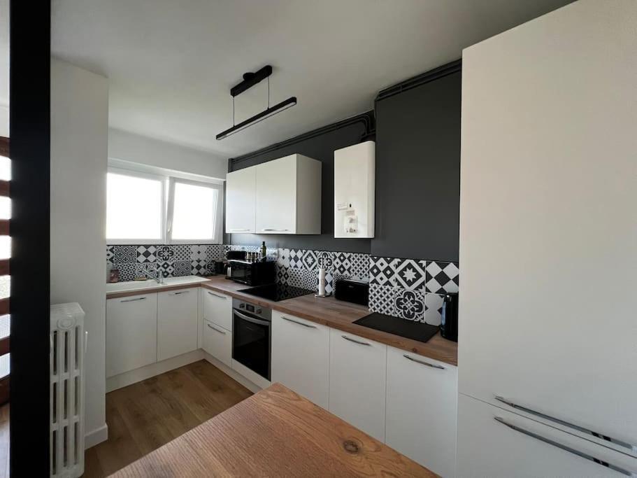 Апартаменти T2 Lumineux Refais A Neuf Avec Parking ! Лор'ян Екстер'єр фото